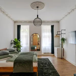 Apartment Stylische Altbauwohnung Zentral In Kreuzberger Kiezlage 